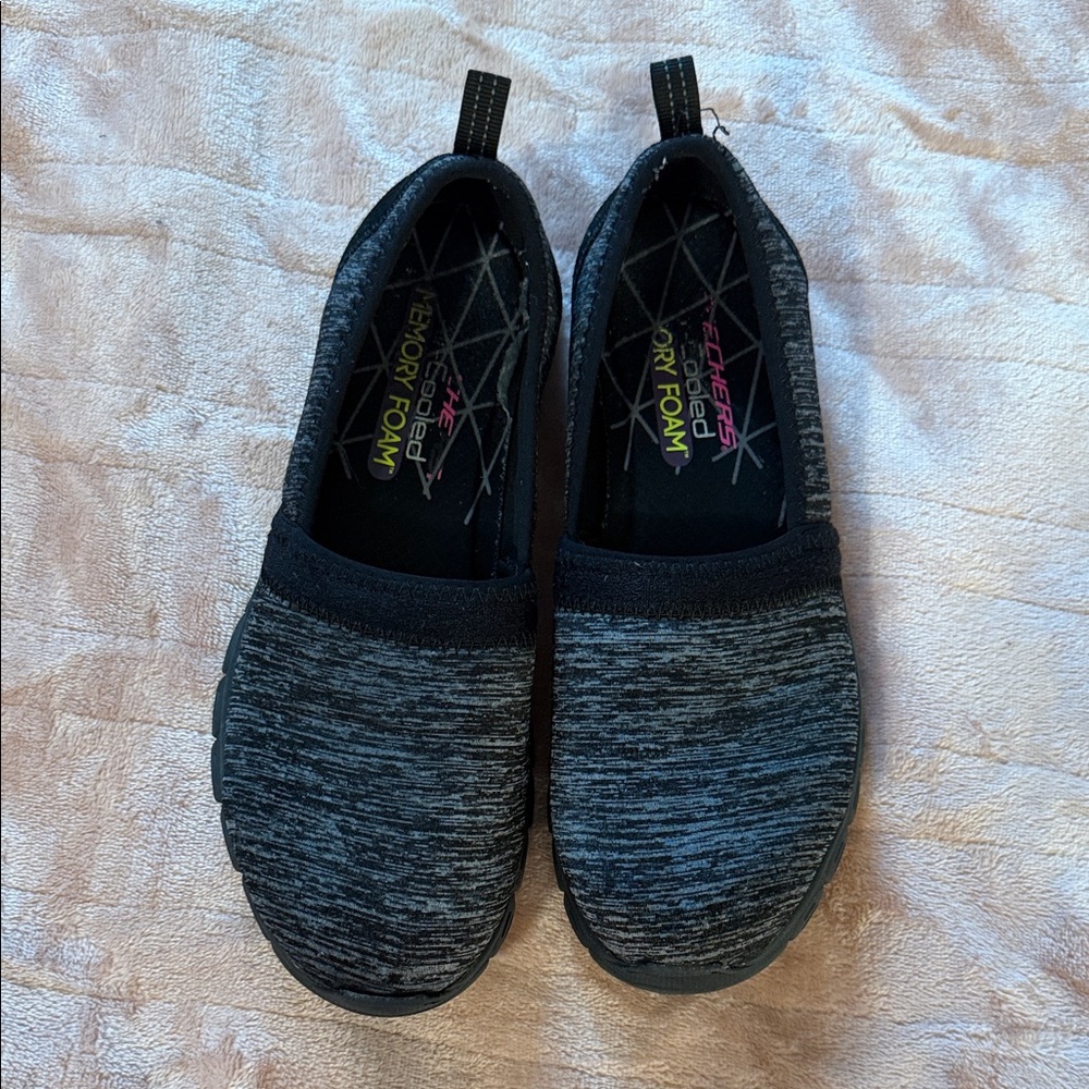 Skechers Women’s Black Gray Heather Slip-On Sneakers Memory Foam Size 6.5-7 W